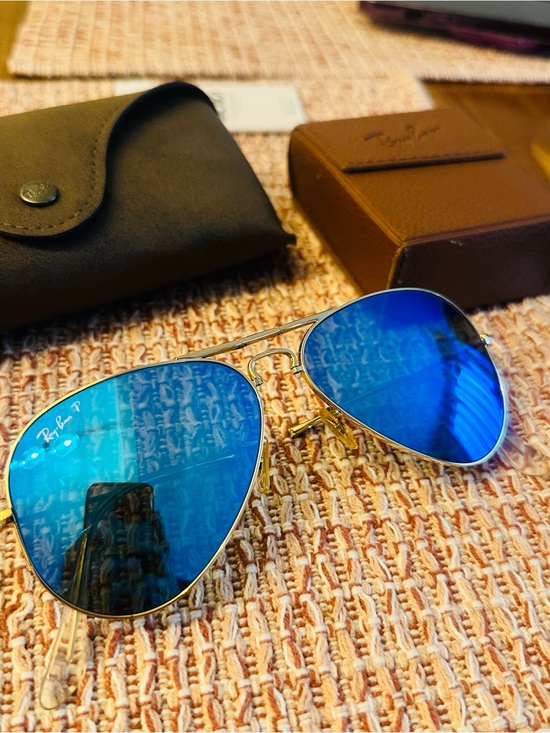 Ray-Ban Other - Ray-Ban Aviator Foldable Sunglasses with Blue Mirror Lenses and Gold Frame